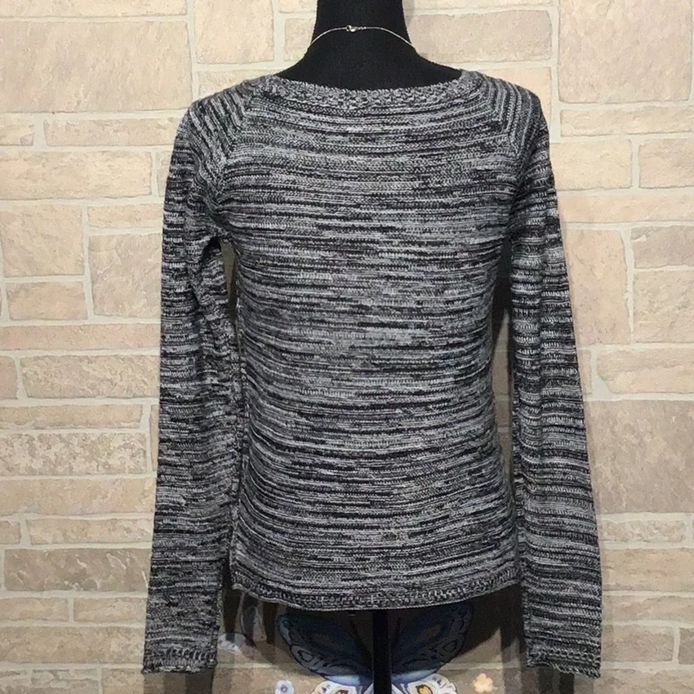 AEROPOSTALE NWT - Sz M - heathered sweater - timeless chic works to everything